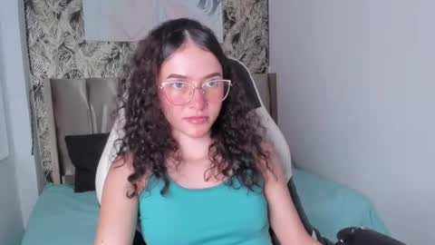 Snapshot of tinysophi chatting on July 2, 2:45 pm tinysophi online show from July 2, 2:45 pm