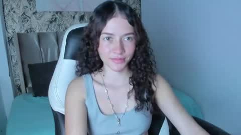 Snapshot of tinysophi chatting on July 5, 3:19 pm tinysophi online show from July 5, 3:19 pm
