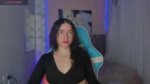 Snapshot of tinysophi chatting on July 22, 2:09 pm tinysophi online show from July 22, 2:09 pm