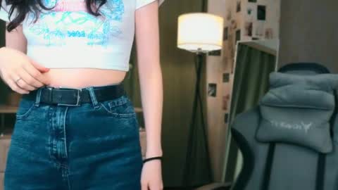 Polly online show from April 19, 6:10 pm