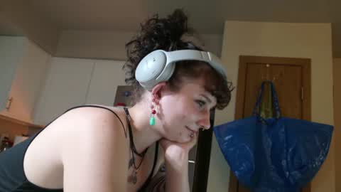 tinytitties online show from June 19, 2:05 am
