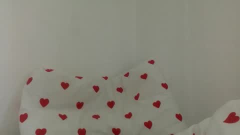 Snapshot of tinyviola chatting on December 1, 9:58 am Viola Sparkle online show from December 1, 9:58 am