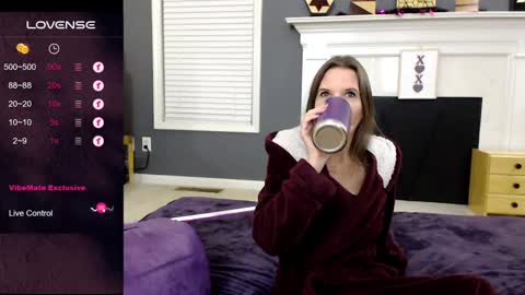 Snapshot of tinyvixxen chatting on January 15, 2:49 am V - Read the bio please thanks. online show from January 15, 2:49 am