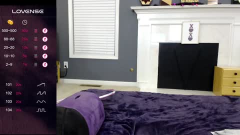 Snapshot of tinyvixxen chatting on January 20, 2:53 am V - Read the bio please thanks. online show from January 20, 2:53 am