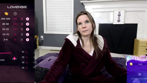 Snapshot of tinyvixxen chatting on January 23, 2:33 am V - Read the bio please thanks. online show from January 23, 2:33 am