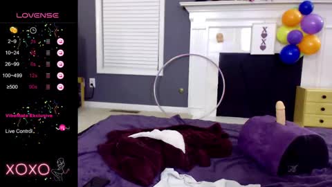 Snapshot of tinyvixxen chatting on March 10, 1:56 am V - Read the bio please thanks. online show from March 10, 1:56 am