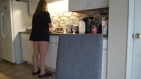 tinywithtiddies online show from November 8, 1:33 pm