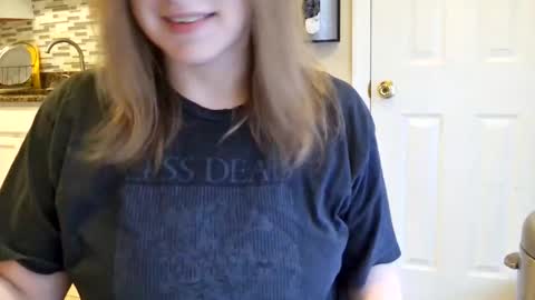 tinywithtiddies online show from March 13, 1:18 pm