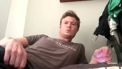 tippedrobin4830 online show from November 17, 1:39 pm