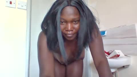 Snapshot of tipsynsassy chatting on July 4, 10:54 am tipsynsassy online show from July 4, 10:54 am