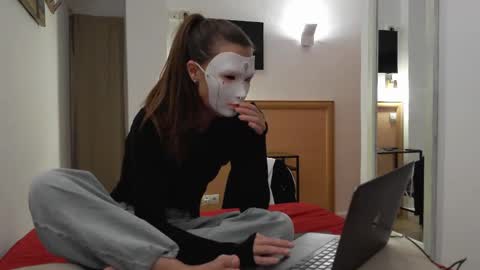 Tinks online show from April 20, 11:06 pm