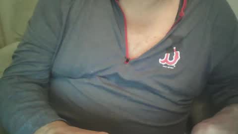 Snapshot of tittyloverr69 chatting on December 19, 10:02 am tittyloverr69 online show from December 19, 10:02 am