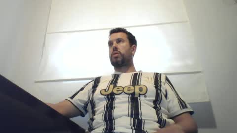 Snapshot of titusnow chatting on June 13, 5:33 pm titusnow online show from June 13, 5:33 pm