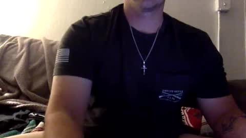 Snapshot of tnich28 chatting on March 10, 3:00 am tnich28 online show from March 10, 3:00 am