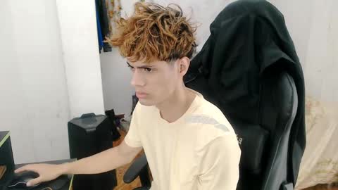 David online show from April 25, 9:45 am