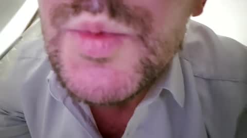 Snapshot of toadinhole chatting on January 21, 3:54 pm Toady online show from January 21, 3:54 pm