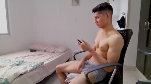 Snapshot of tobig998 chatting on October 17, 5:37 pm Sebas online show from October 17, 5:37 pm