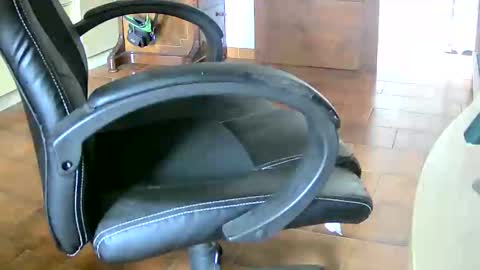 Snapshot of tobikoyuzu chatting on February 18, 12:39 pm Tobiko online show from February 18, 12:39 pm