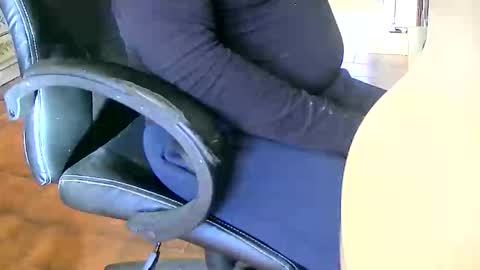 Snapshot of tobikoyuzu chatting on November 27, 1:13 pm Tobiko online show from November 27, 1:13 pm