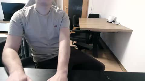 tobisk online show from March 1, 6:48 am