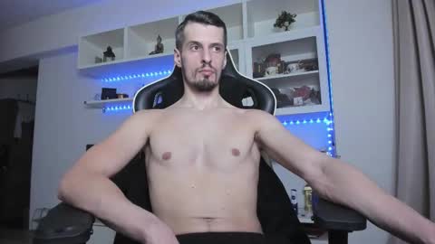 Snapshot of toddclaytonn chatting on December 21, 1:46 am Todd online show from December 21, 1:46 am