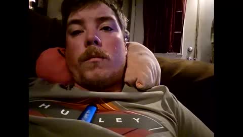 who wamts to hook up online show from April 22, 1:41 am