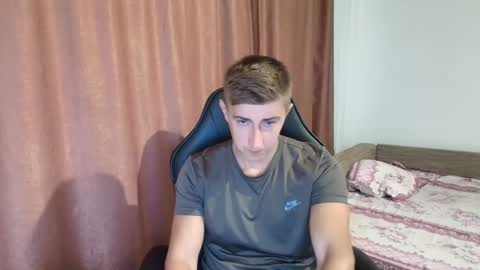 todhorny987 online show from February 19, 6:33 am