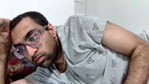 Snapshot of tokens4manni chatting on November 21, 6:23 am tokens4manni online show from November 21, 6:23 am