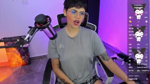 Snapshot of tokyo_uwu chatting on November 22, 12:31 am sofi 3 online show from November 22, 12:31 am