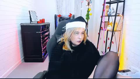 Tolli Moll online show from December 27, 12:23 pm