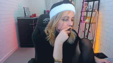 Tolli Moll online show from December 28, 12:13 pm