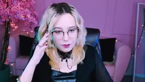 Tolli Moll online show from January 14, 5:51 am