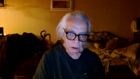 tom112292014 online show from April 18, 3:10 am