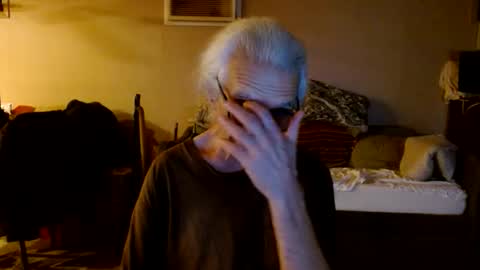 tom112292014 online show from June 6, 3:11 am