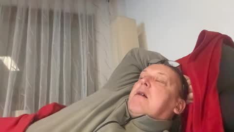 Snapshot of tom6644 chatting on January 3, 6:14 pm Tom online show from January 3, 6:14 pm