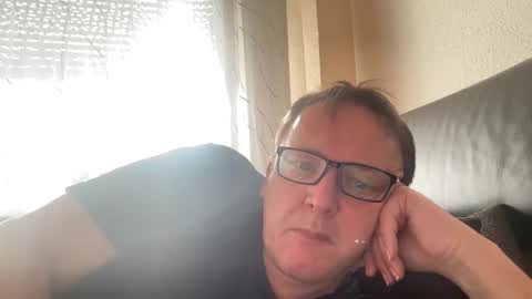 Snapshot of tom6644 chatting on February 2, 12:35 pm Tom online show from February 2, 12:35 pm