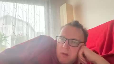 Snapshot of tom6644 chatting on February 15, 8:11 am Tom online show from February 15, 8:11 am