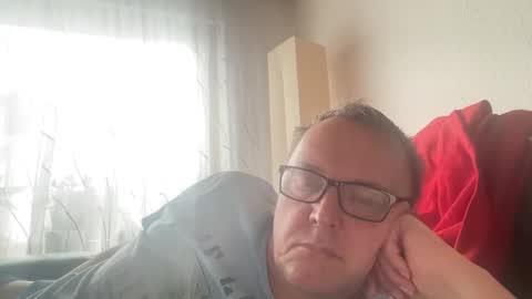 Snapshot of tom6644 chatting on February 16, 11:05 am Tom online show from February 16, 11:05 am