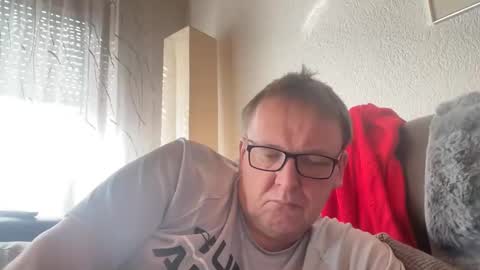 Snapshot of tom6644 chatting on March 7, 10:02 am Tom online show from March 7, 10:02 am