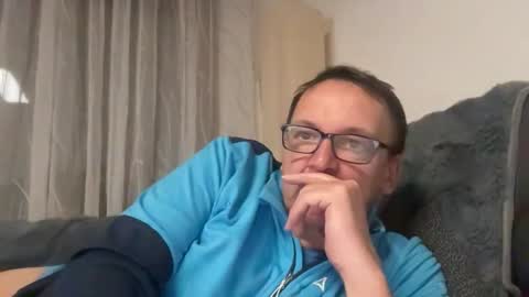 Snapshot of tom6644 chatting on November 27, 5:26 pm Tom online show from November 27, 5:26 pm