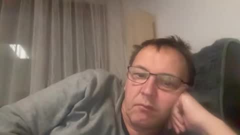 Snapshot of tom6644 chatting on December 4, 5:32 pm Tom online show from December 4, 5:32 pm