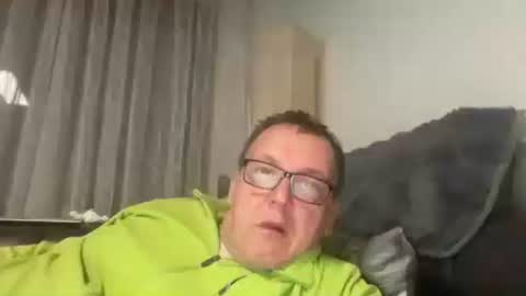 Tom online show from March 27, 7:35 pm