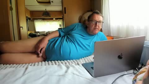 Snapshot of tom6644 chatting on June 14, 9:00 am Tom online show from June 14, 9:00 am