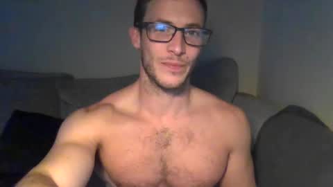 Snapshot of tom90ukx chatting on February 6, 10:48 am tom90ukx online show from February 6, 10:48 am