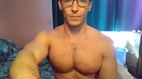 Snapshot of tom90ukx chatting on September 23, 1:03 pm tom90ukx online show from September 23, 1:03 pm