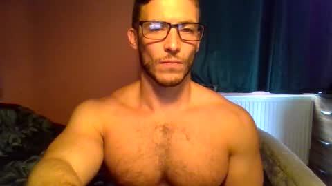 Snapshot of tom90ukx chatting on October 21, 10:27 am tom90ukx online show from October 21, 10:27 am