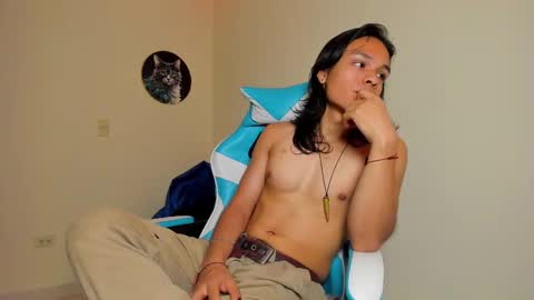 Snapshot of tom_1945 chatting on October 1, 10:27 pm tom online show from October 1, 10:27 pm