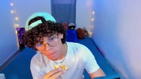 Tom Blue online show from March 18, 10:46 pm