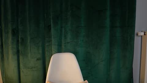 Tom online show from March 17, 6:33 pm