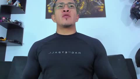 Snapshot of tom_kingfit chatting on January 6, 1:31 am SPORTSFIT29 online show from January 6, 1:31 am